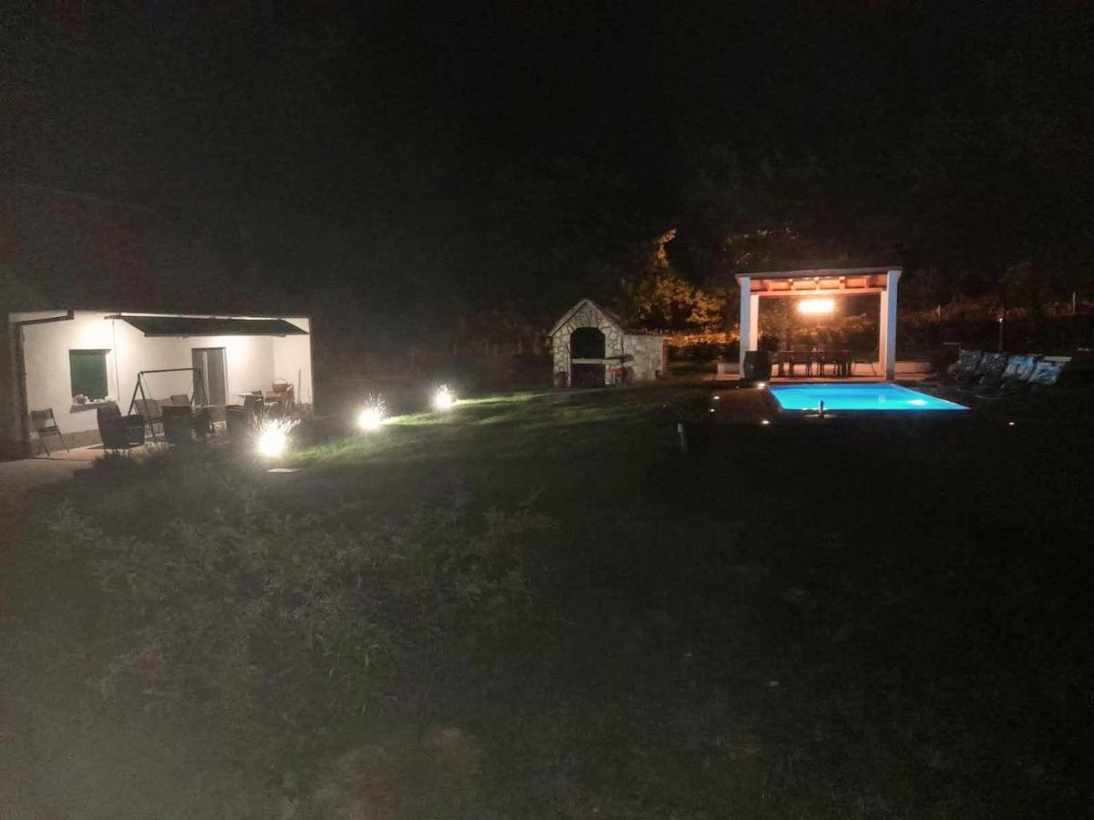 Villa Marie With Pool, Two Bedrooms For 4+2Kids Cavoglave المظهر الخارجي الصورة
